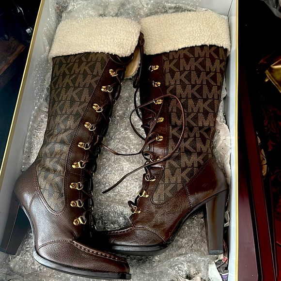 Michael Kors Boots , size 8 , brown, high blocked heel, fur trimming around top - Picture 1 of 7